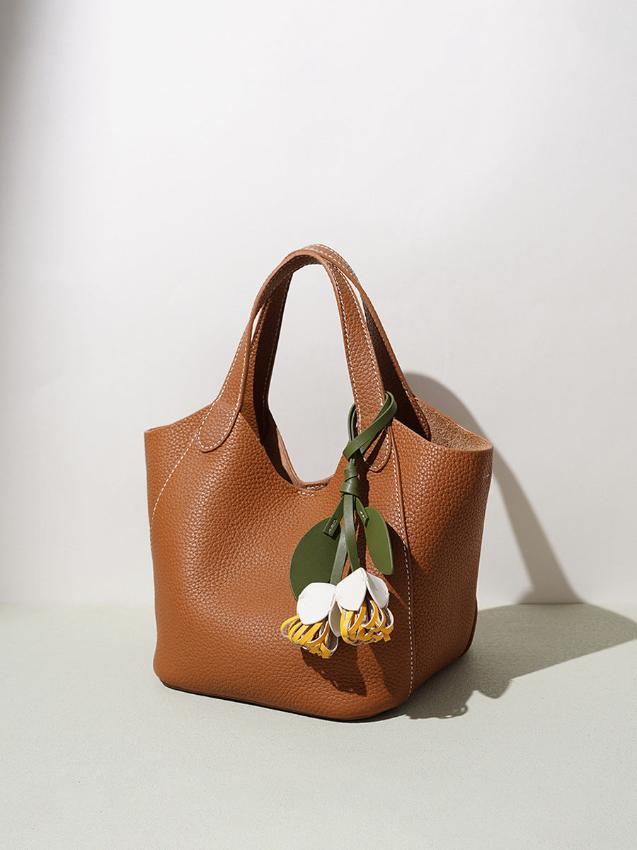 EASY BUCKET MUTE レザー ほぼ新品 giveton gelin! The Blossom Bucket Tote – Valentin Girard