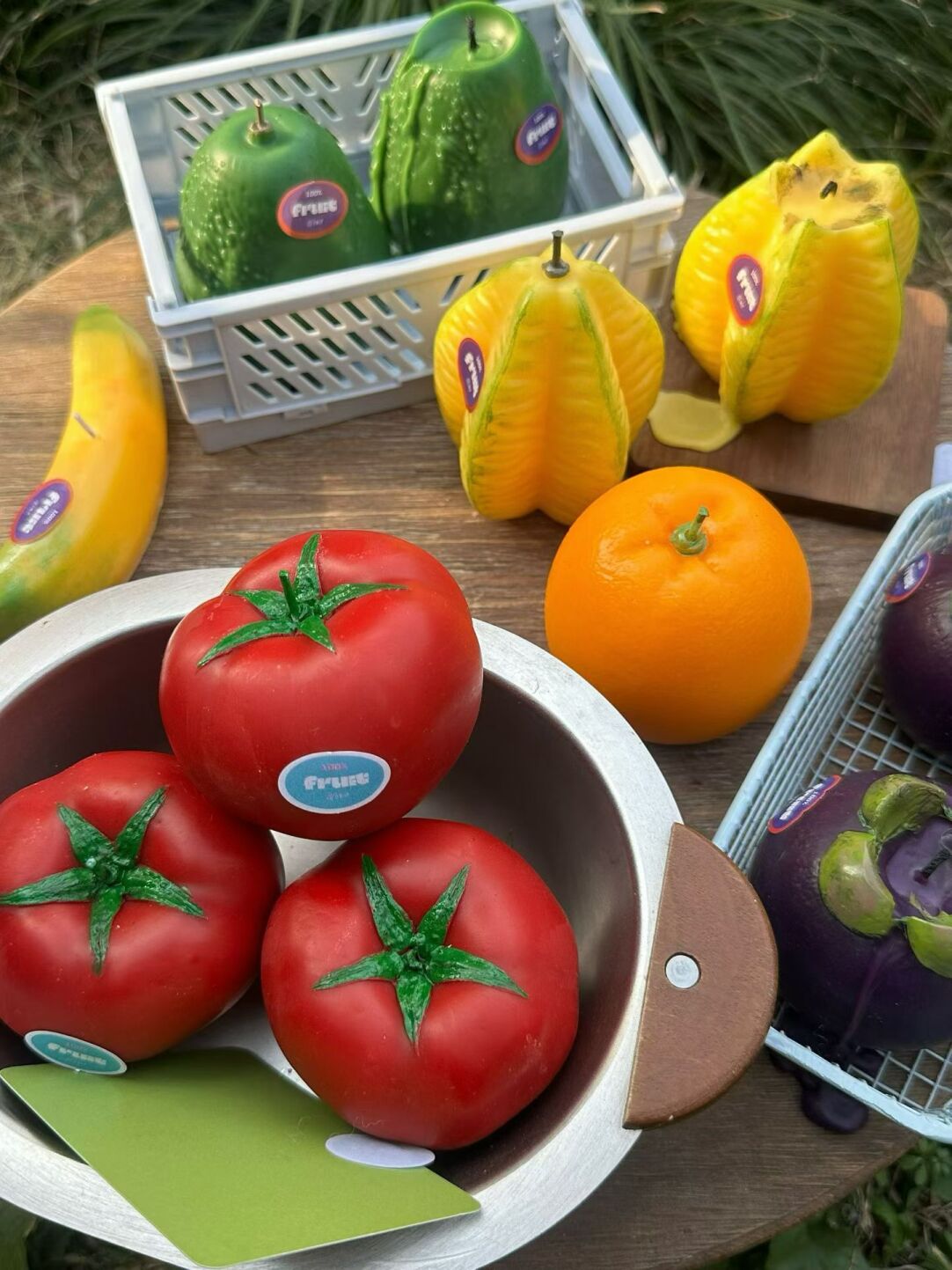 Fruit-Scented Aromatherapy Candle